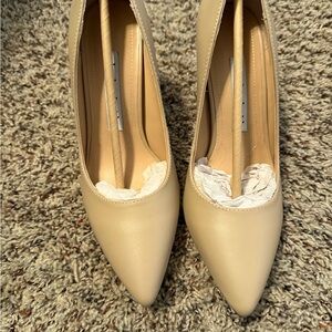 Charles David Cream Women's Heels